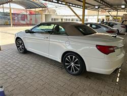 كرايسلر 200
